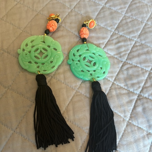 Kenneth Jay Lane earrings. - Picture 2 of 4